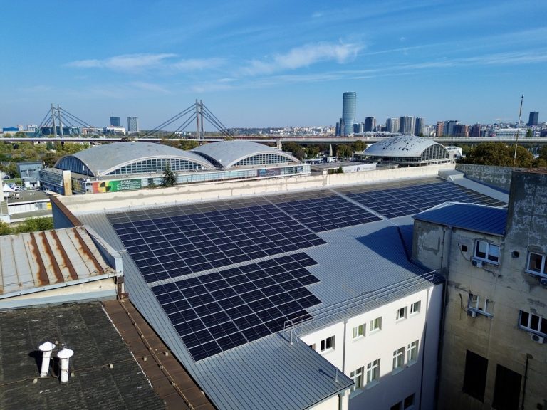 Krovna solarna elektrana 160 kWp na Institutu IMS Beograd, izvođač Solar Enverde sa opremom FuturaSun i Sofar Solar.