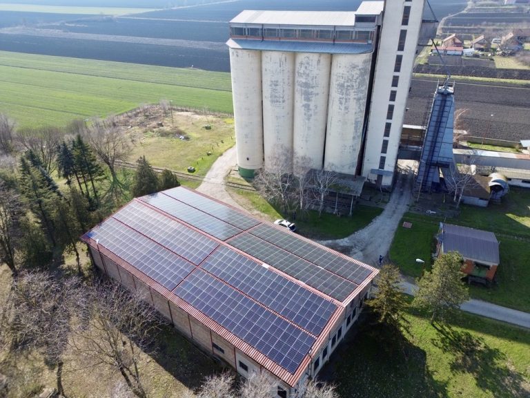 Krovna solarna elektrana snage 150 kWp na mlinu Napredak u Velikoj Gredi, izvođač Solar Enverde doo.